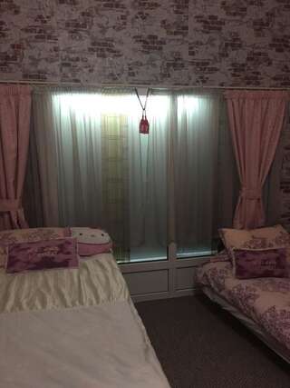 Хостелы Hostel -Hotel Granat Rivne city Ровно Односпальная кровать в общем мужском номере-1