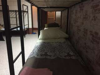 Хостелы Hostel -Hotel Granat Rivne city Ровно Кровать в общем номере для мужчин-3